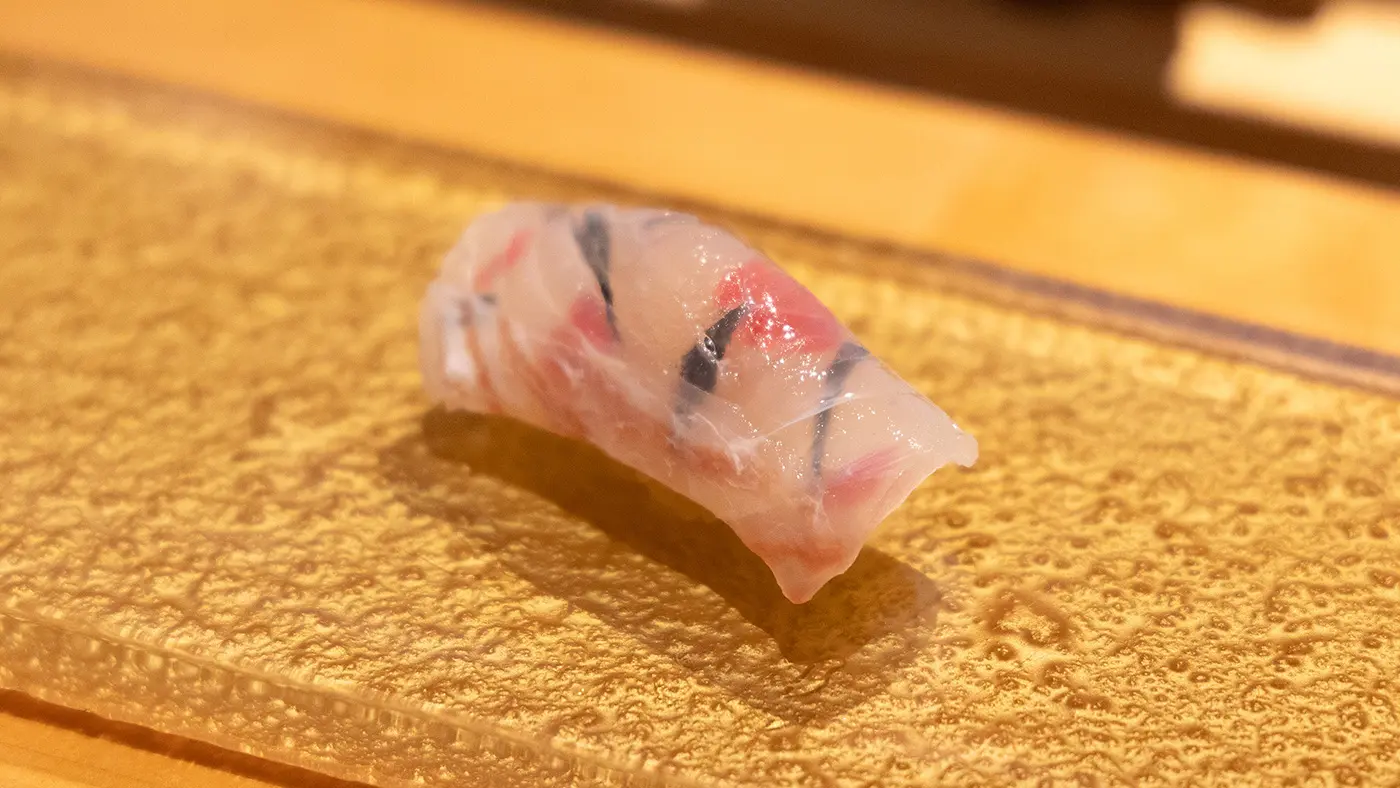 続いて訪れたのは、西天満の「鮨shizuku西天満」。