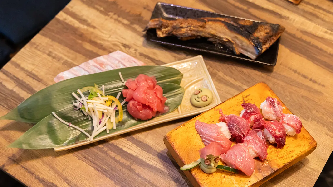 3種のマグロメニューのいずれかを注文するとすき焼きが付いてきます