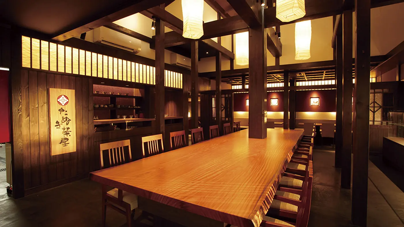 こちらは1階の店舗。2階・3階は座敷になります。