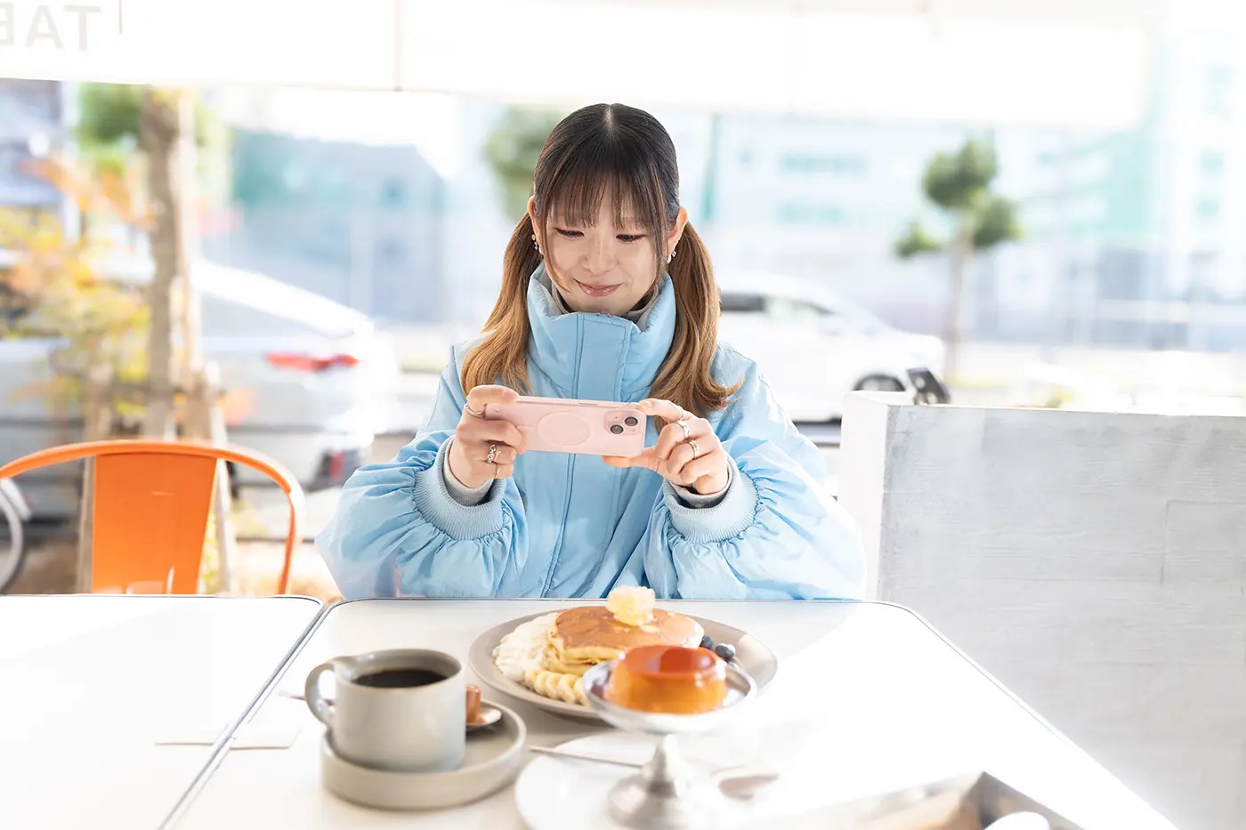 記念撮影も忘れずに。作品のグッズと写真を撮るのも良さそう！