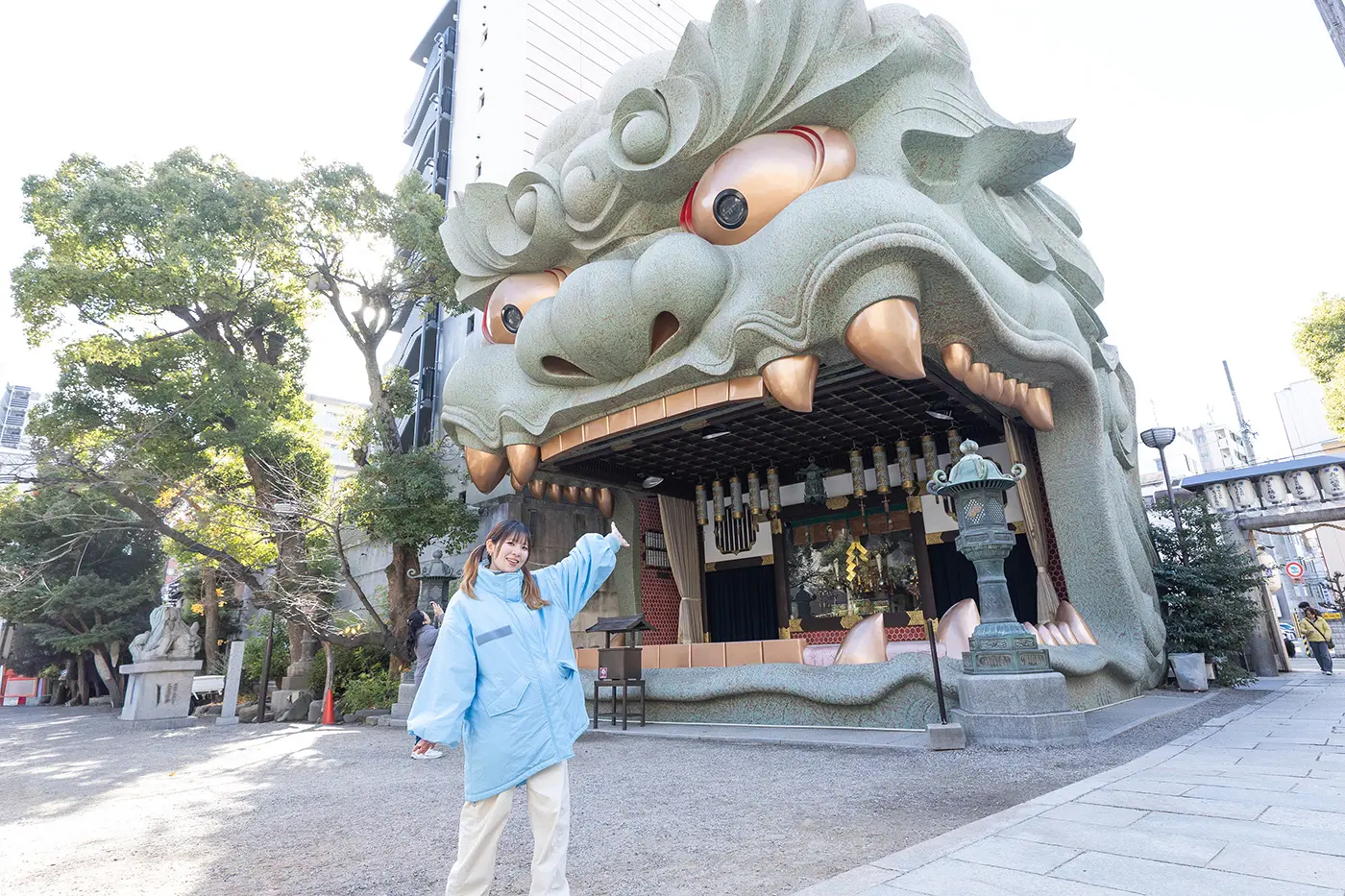 日本橋商店会から難波元町方面へ15分ほど歩くと「難波八阪神社」に到着します。