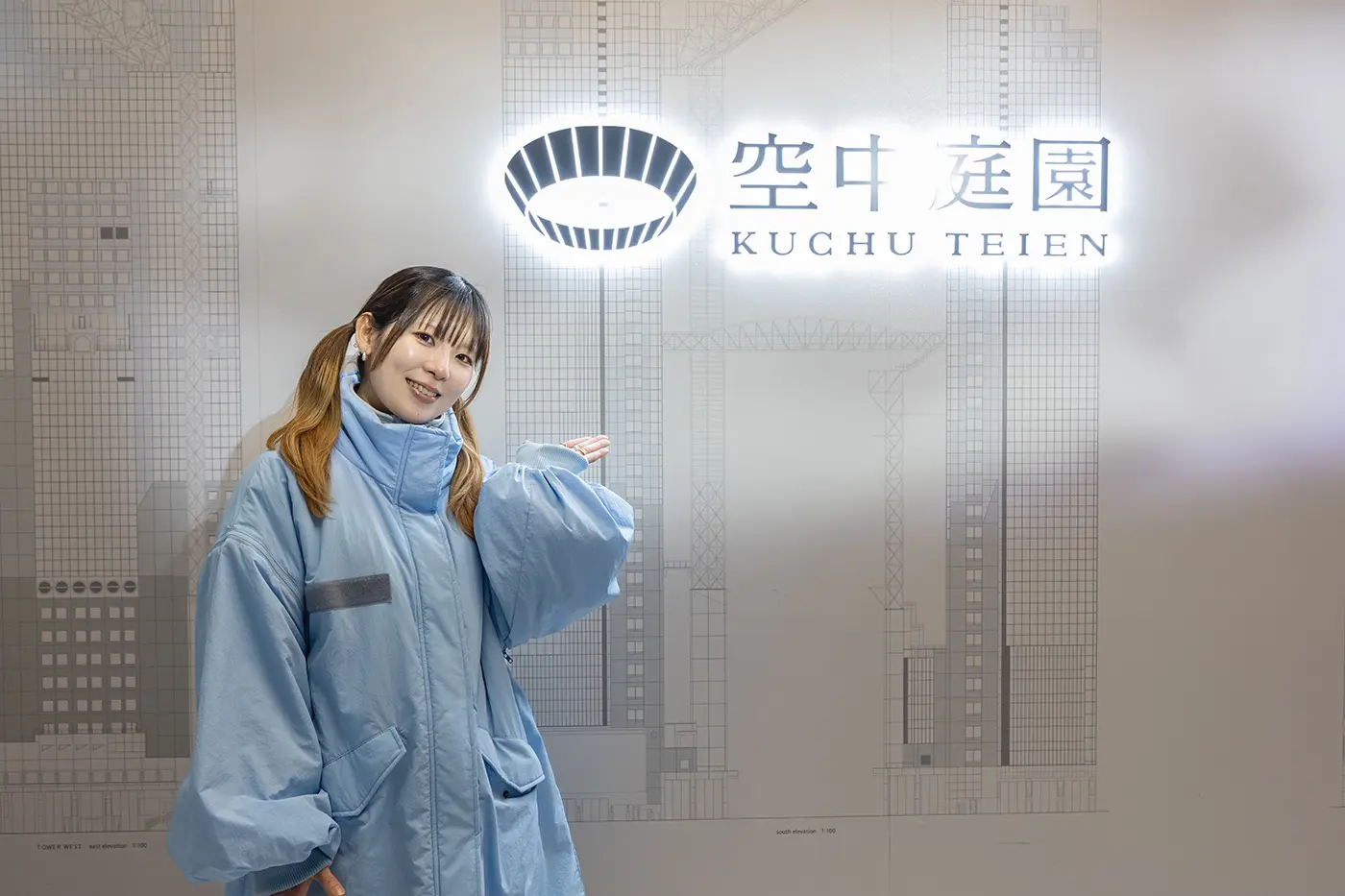 専用入口から入り、39階のチケットカウンターで受付をすませて、屋上へ進みます。