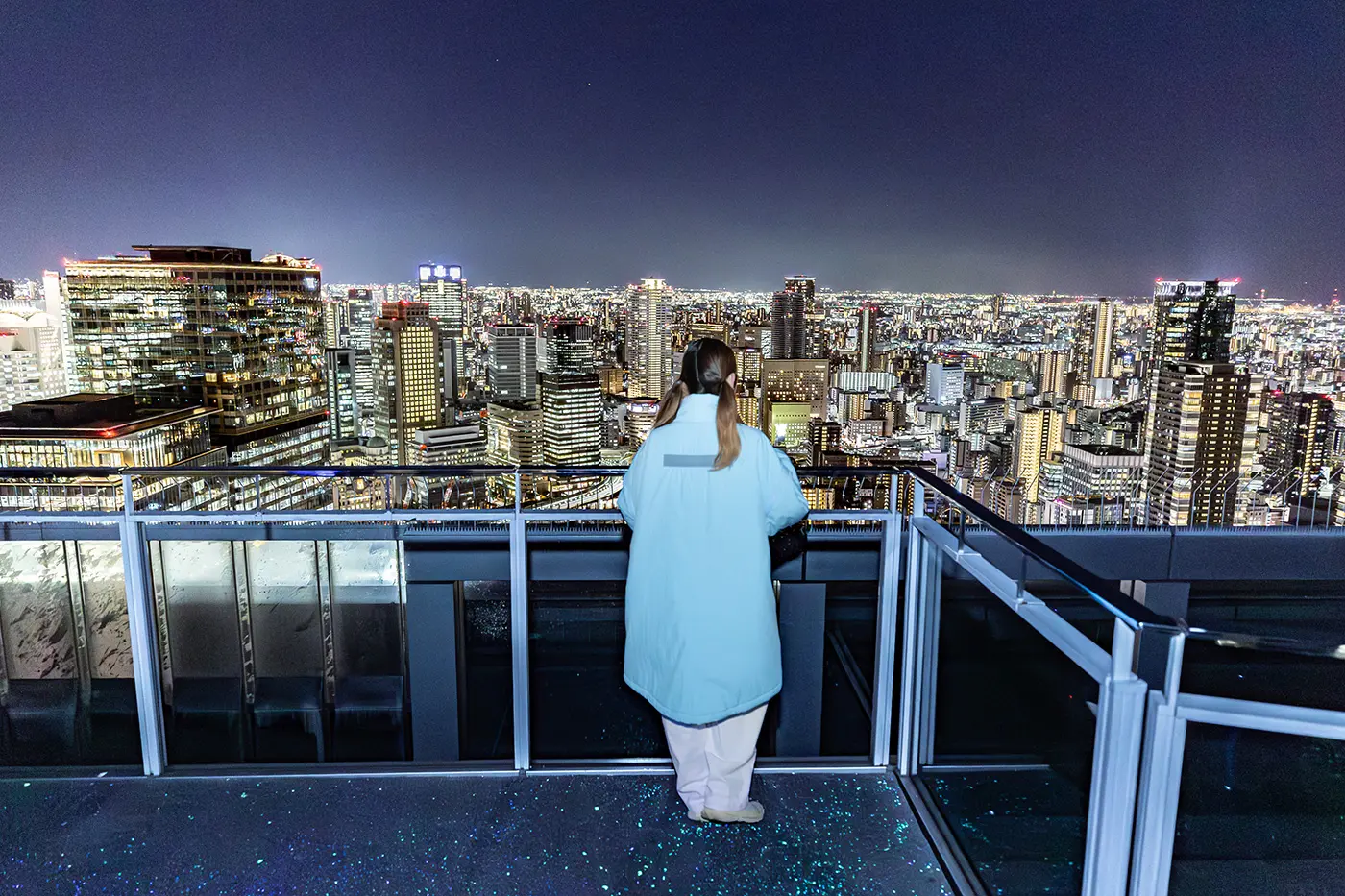 展望台の一角には、作中にも登場したハート形の南京錠「ハートロック」が。