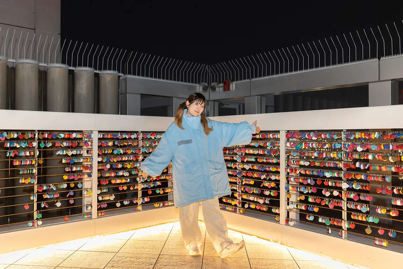 たくさんの人の思いが込められたハートロックがずらり。