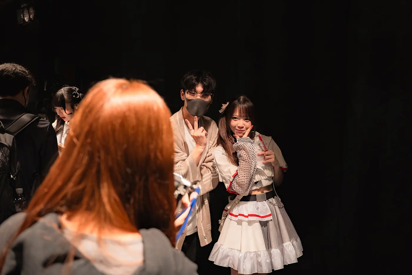 拍一张双人宝丽来照片！