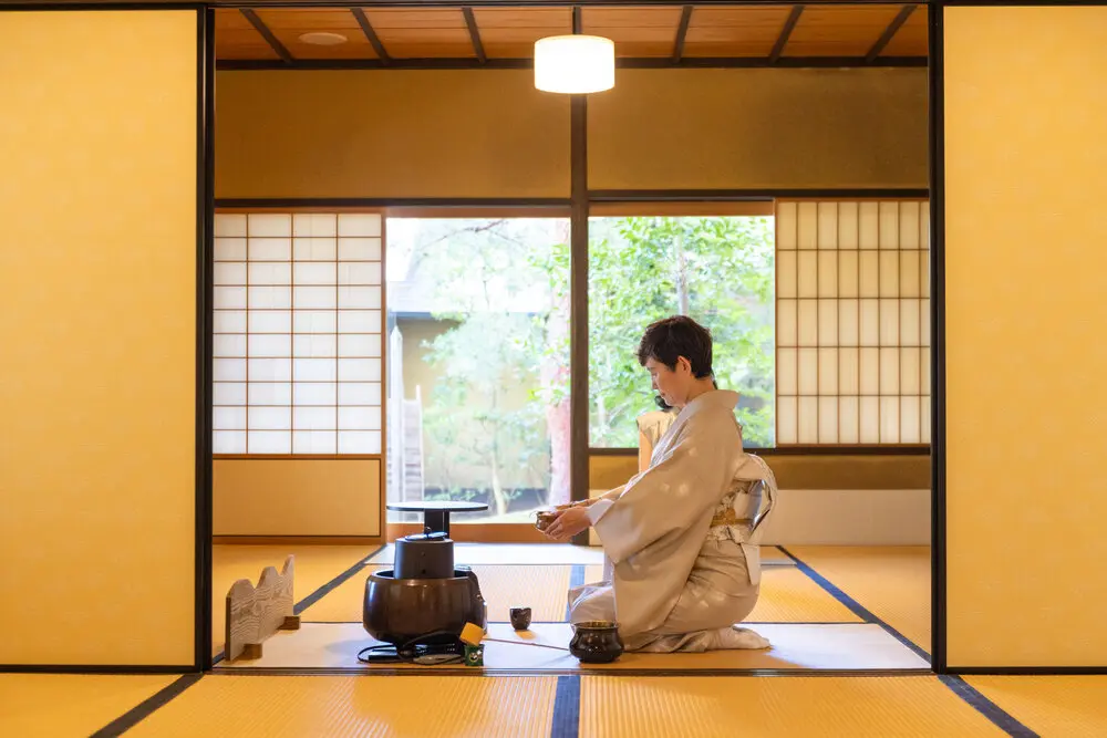 個人向け茶室お点前体験は、空きがあれば当日参加も可能（毎月第3日曜日実施）。