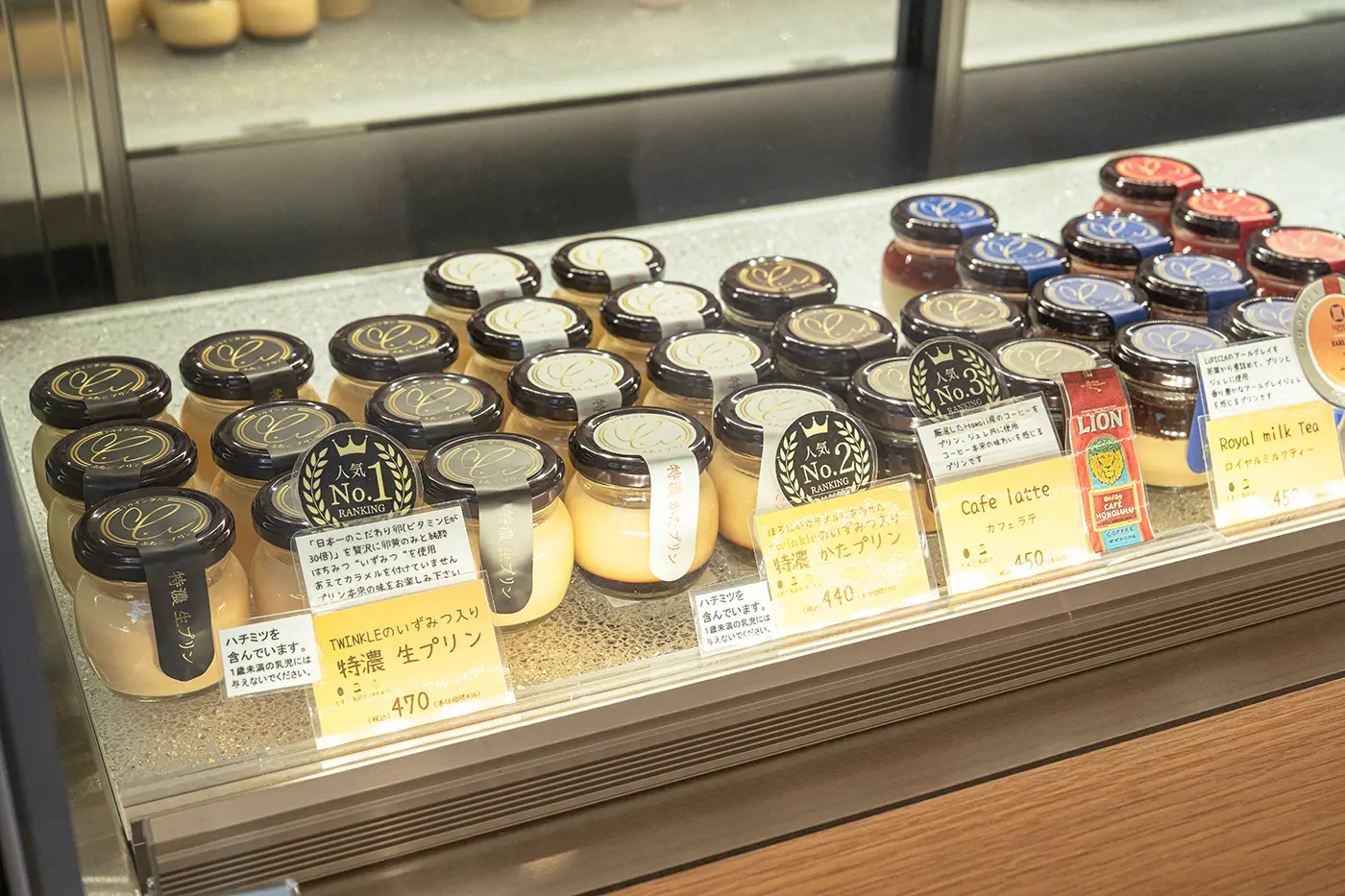 スイーツ商品が並ぶ様子