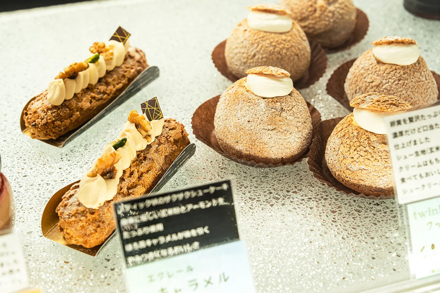 スイーツ商品が並ぶ様子