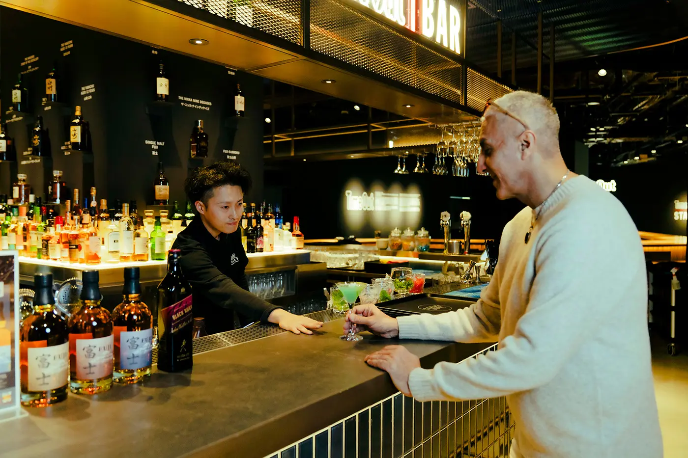 市場內兩家酒吧的品質也不容錯過。